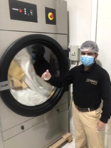 تنظيف الستاير داخل المصبغة